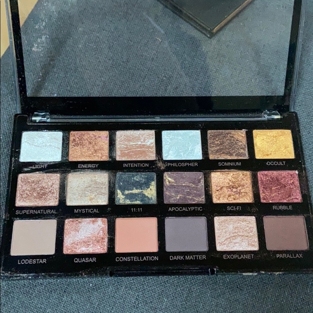 Revolution pro regeneration astrological palette